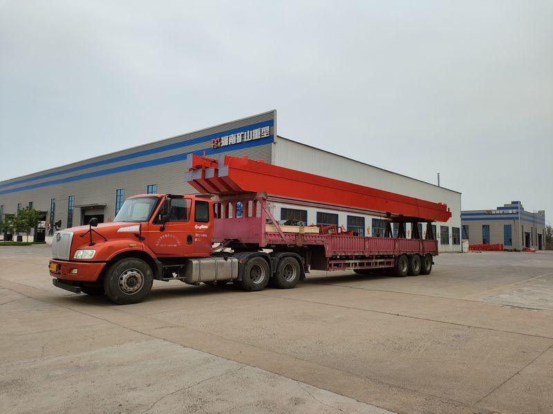 電動葫蘆橋式起重機 3臺 LH5t-17m 制作完成，發往河南漯河交付客戶使用。